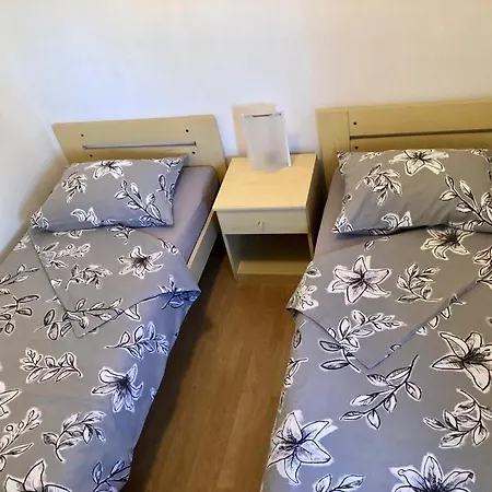 Anna Apartmán Ravni